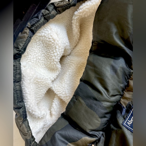 Abercrombie & Fitch Army Camo Down Puffer A&F Women Jacket Hood Sherpa Teddy L - Picture 14 of 16